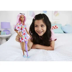 Barbie - Muñeca Fashionista con Gafas y Vestido Floral ㅤ