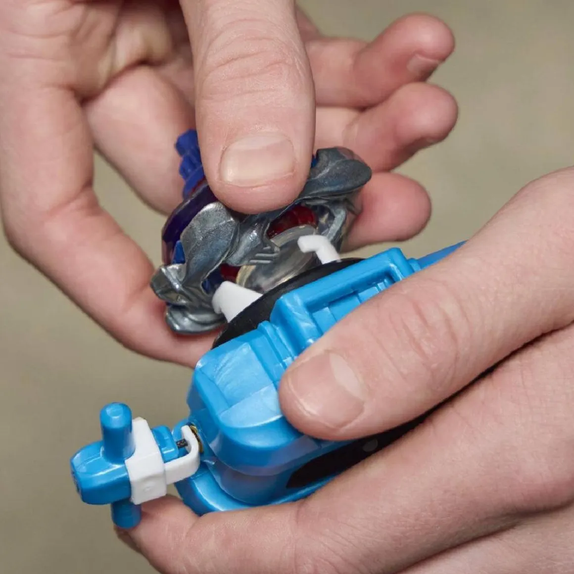 Beyblade X - Lanzador con cuerda y Cobalt Dragoon 2-60C