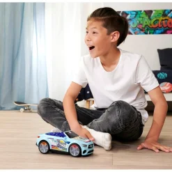 Coche de juguete con luces intermitentes, música y giros, incluye pilas ㅤ