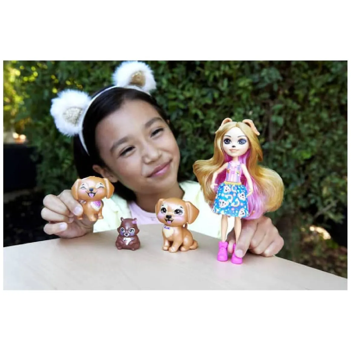 Enchantimals - Gerika con familia de perritos